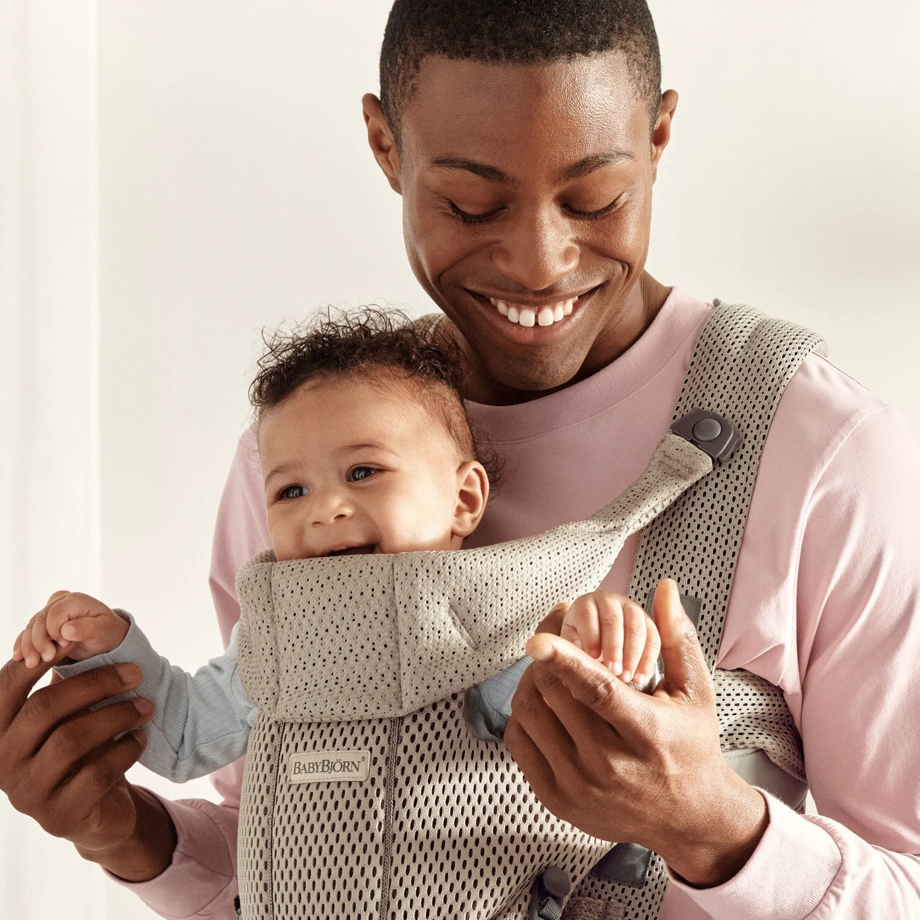 BabyBjorn, Baby Carrier Move