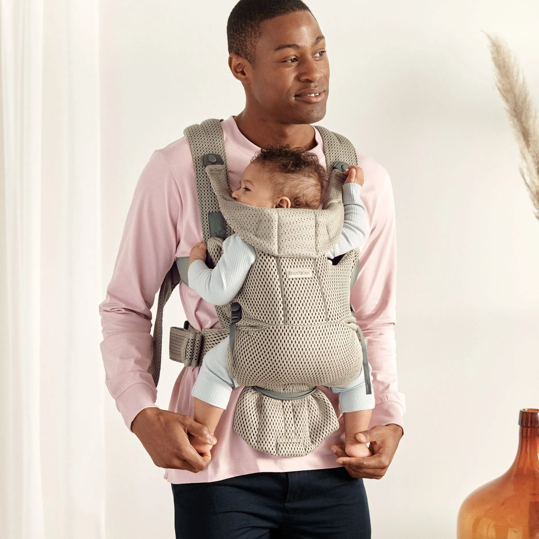 BabyBjorn, Baby Carrier Move