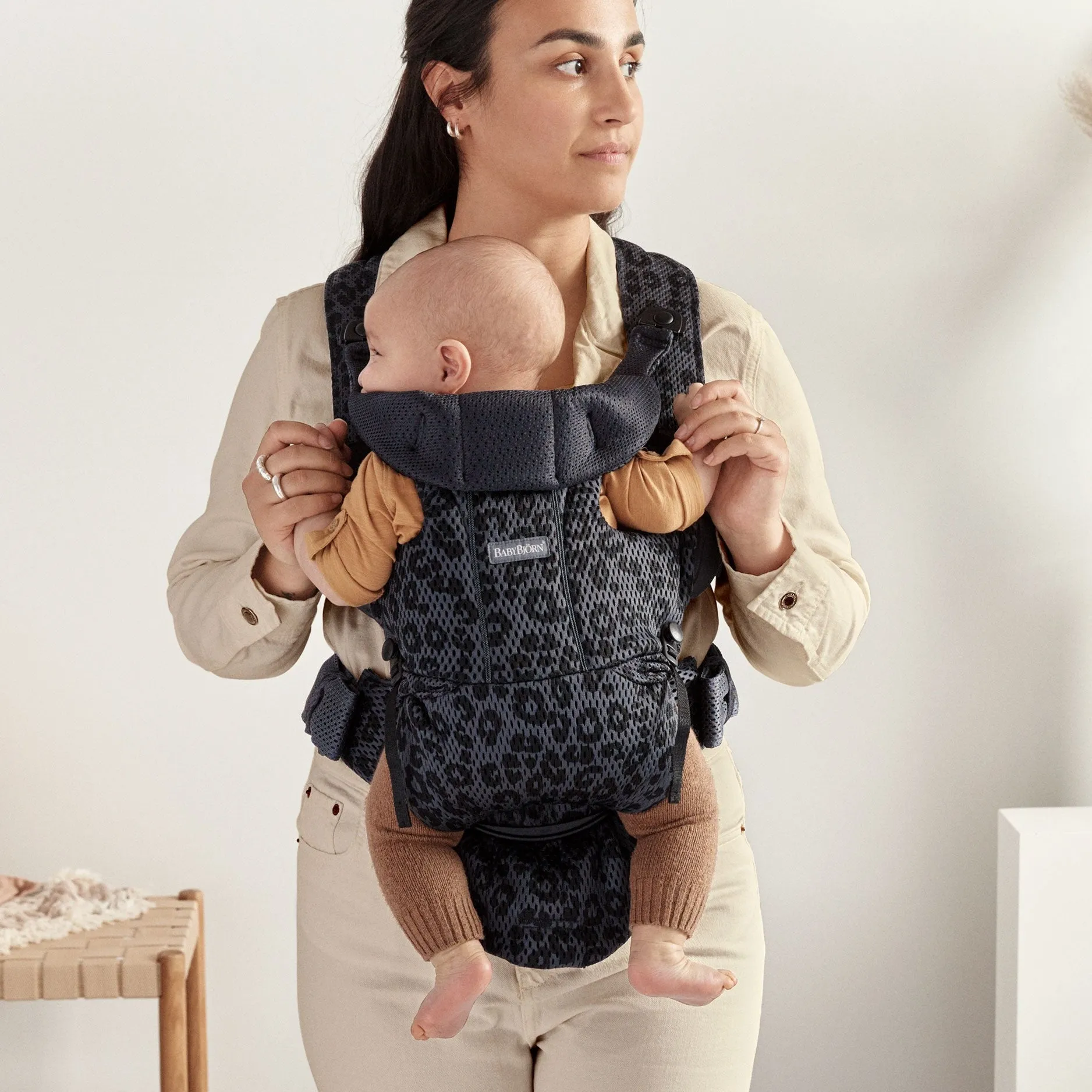 BabyBjorn, Baby Carrier Move