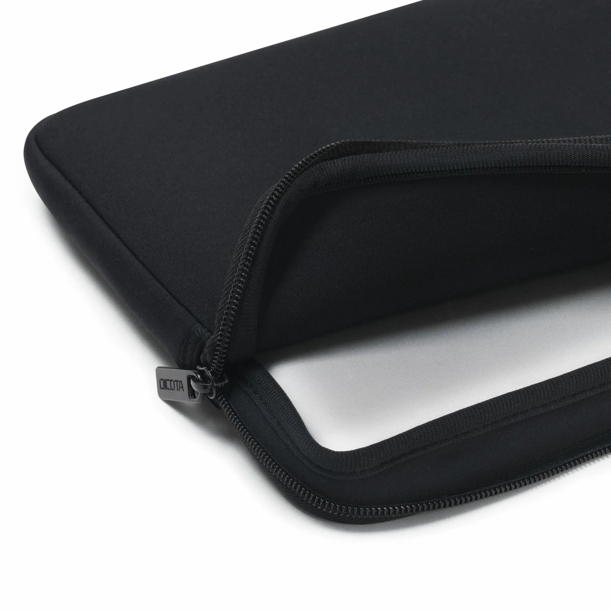 DICOTA Perfect Skin 15-15.6 39.6 cm (15.6") Sleeve case Black