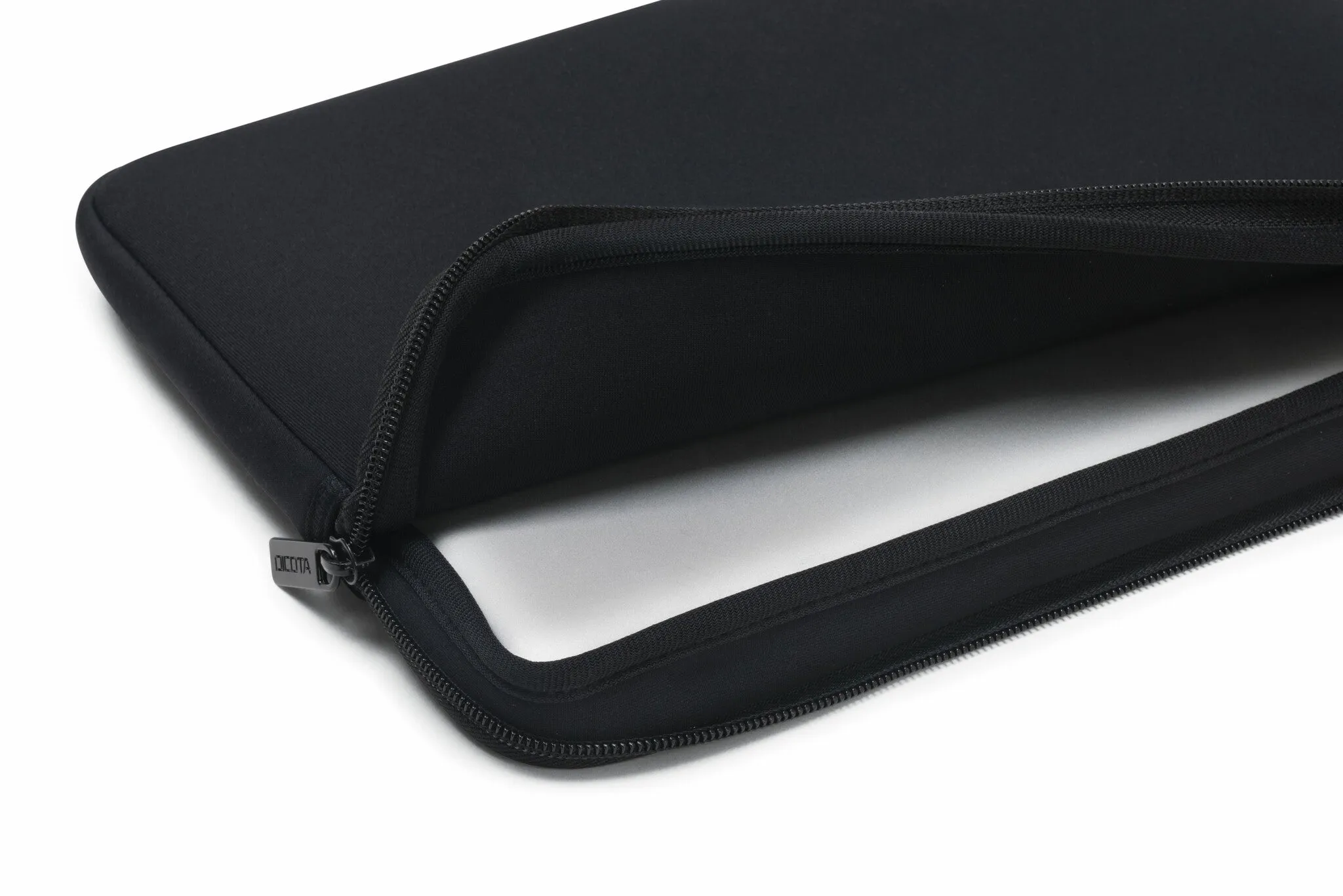 DICOTA Perfect Skin 15-15.6 39.6 cm (15.6") Sleeve case Black