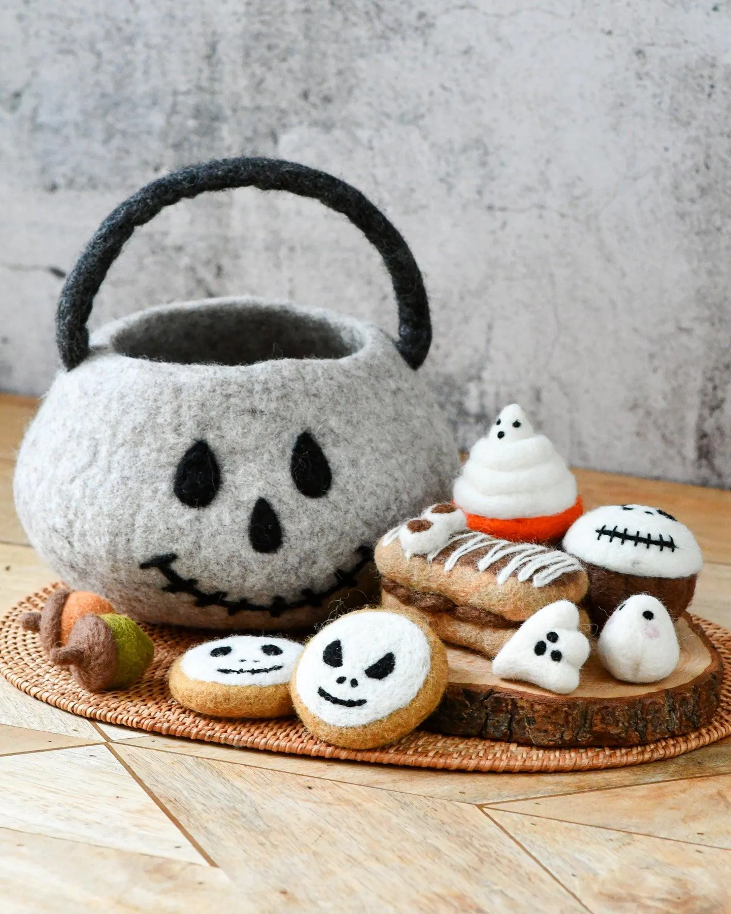 Felt Spooky Ghost (Trick-Or-Treat) Grazing Set