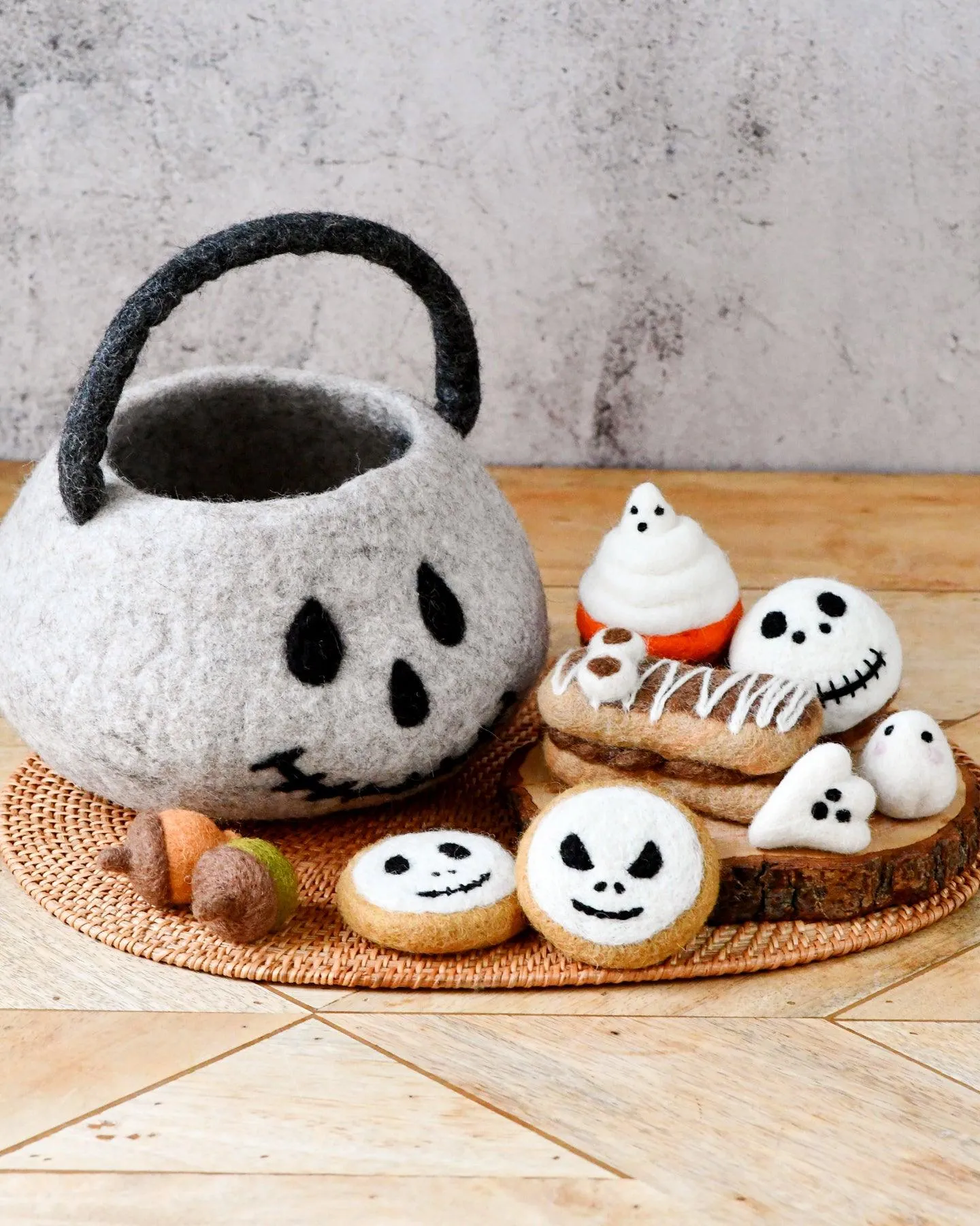 Felt Spooky Ghost (Trick-Or-Treat) Grazing Set