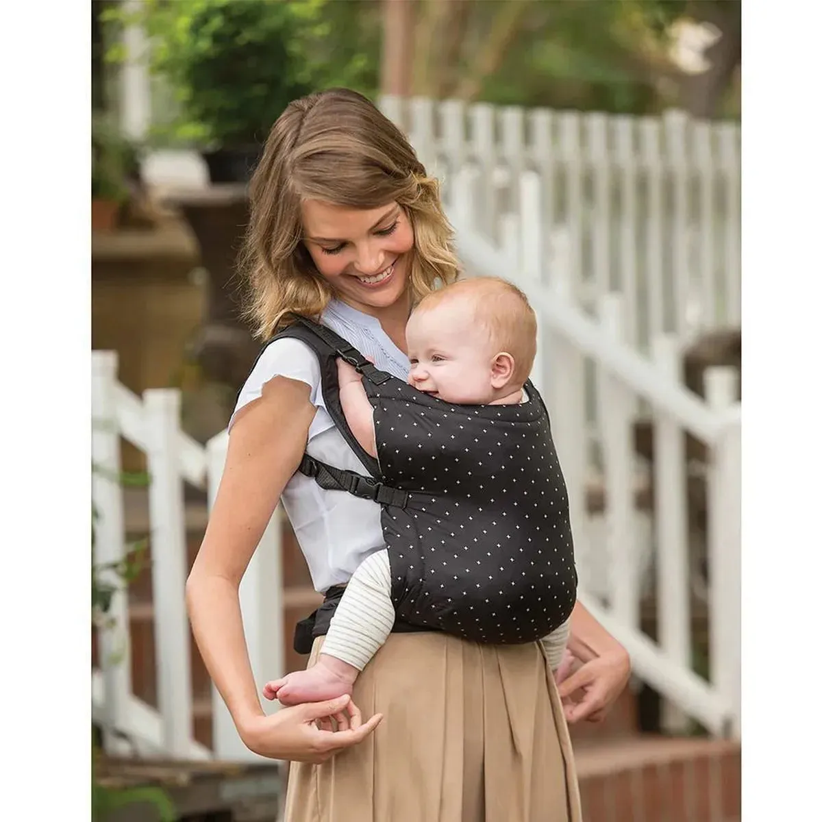 Infantino Zip Ergonomic Travel Carrier (2-Way) Black Birth To 24 Months