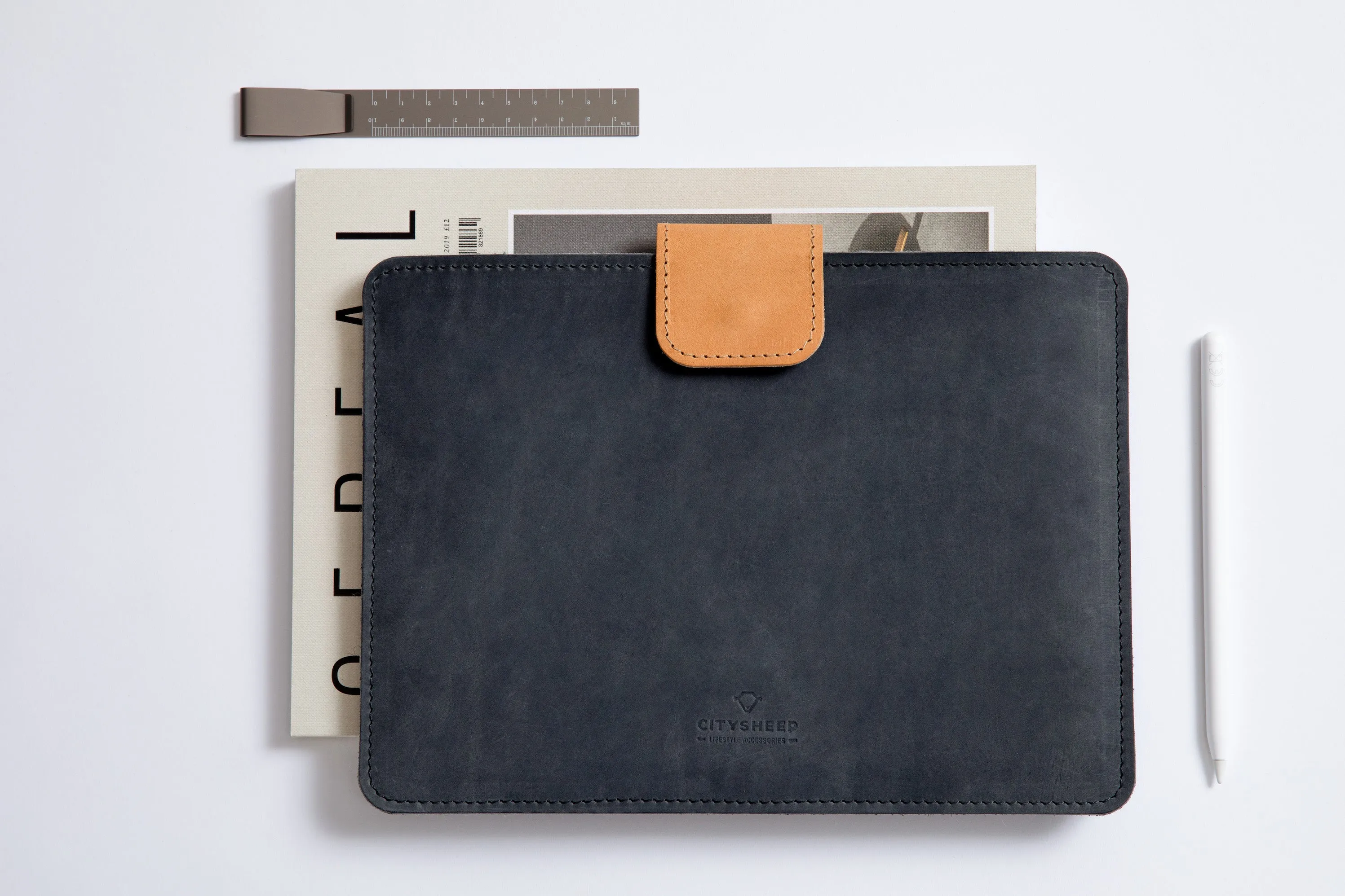 Leather MacBook Sleeve KEEP IT SNUG/ Scandinavian Grey/