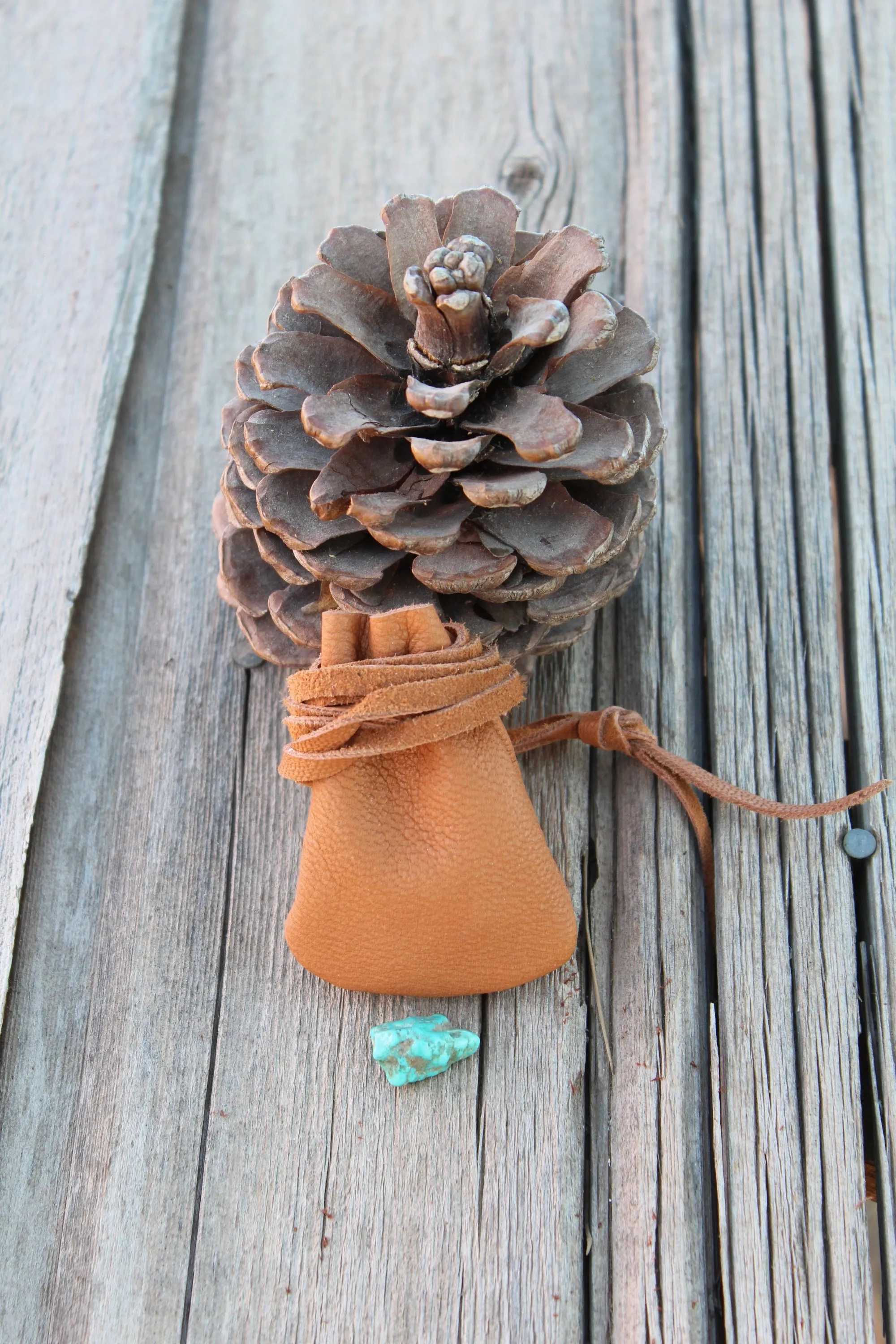 Medicine bag, buckskin bag, amulet bag