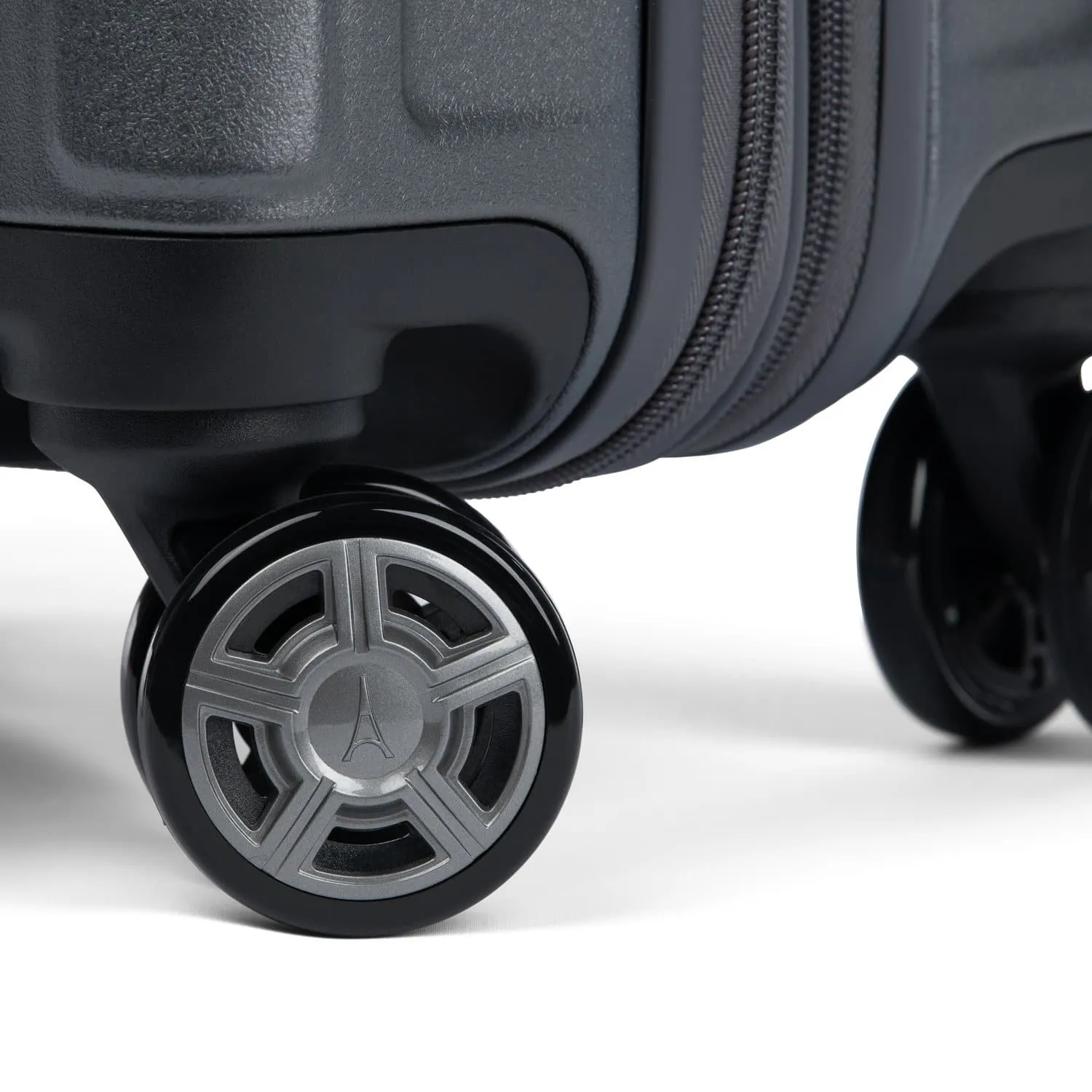 Platinum® Elite Compact Carry-On Expandable Hardside Spinner