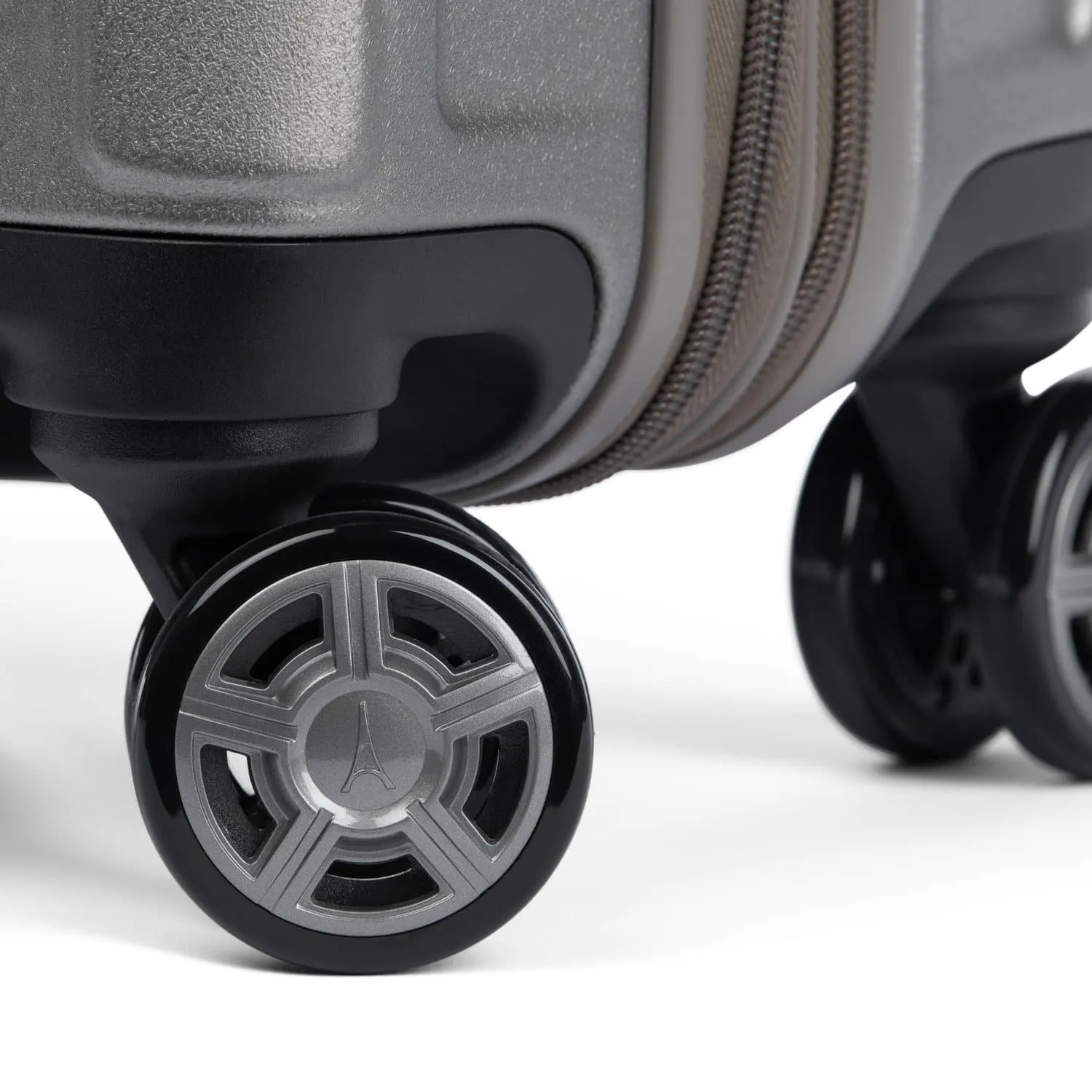 Platinum® Elite Compact Carry-On Expandable Hardside Spinner