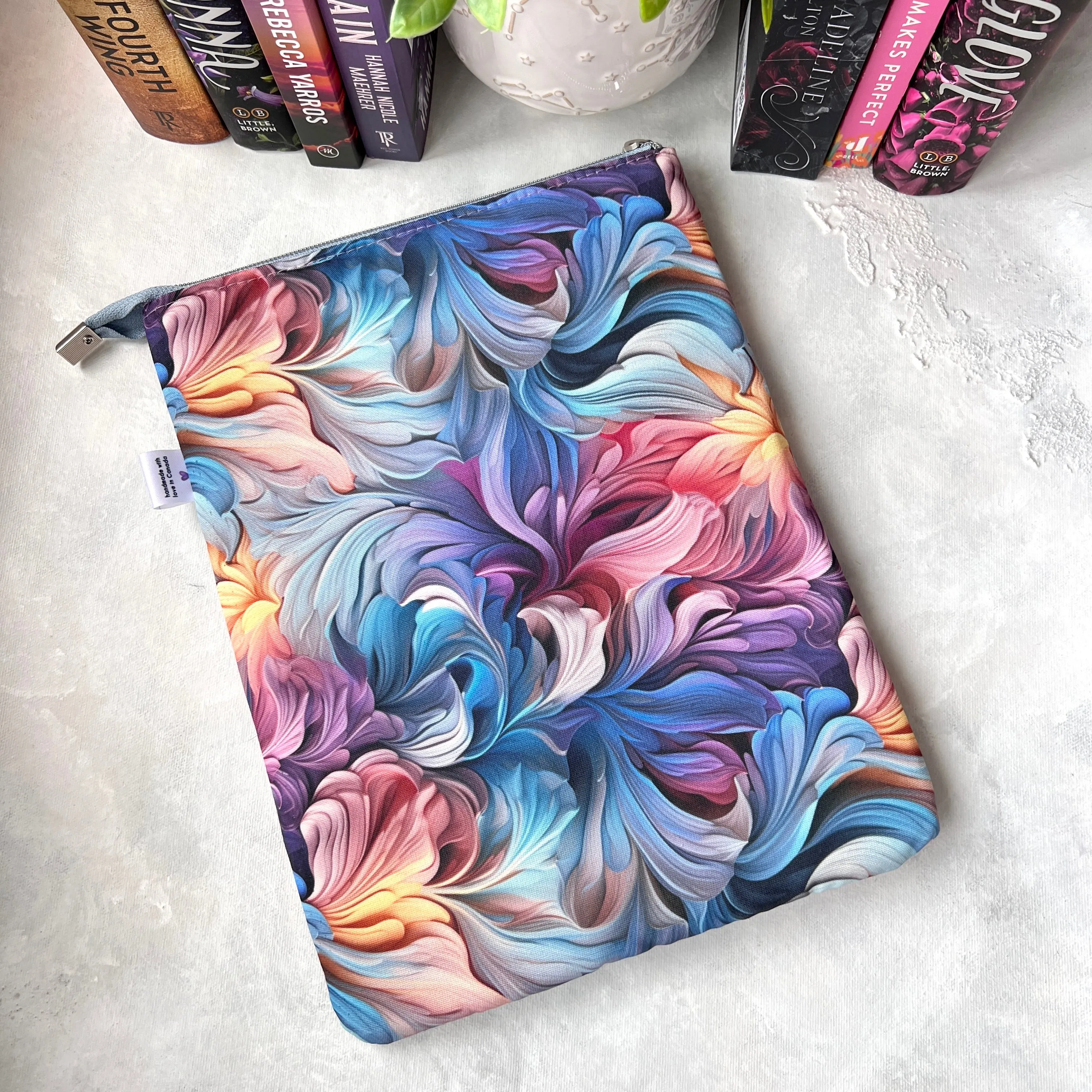 Rainbow fractals - Zippered Book Sleeve