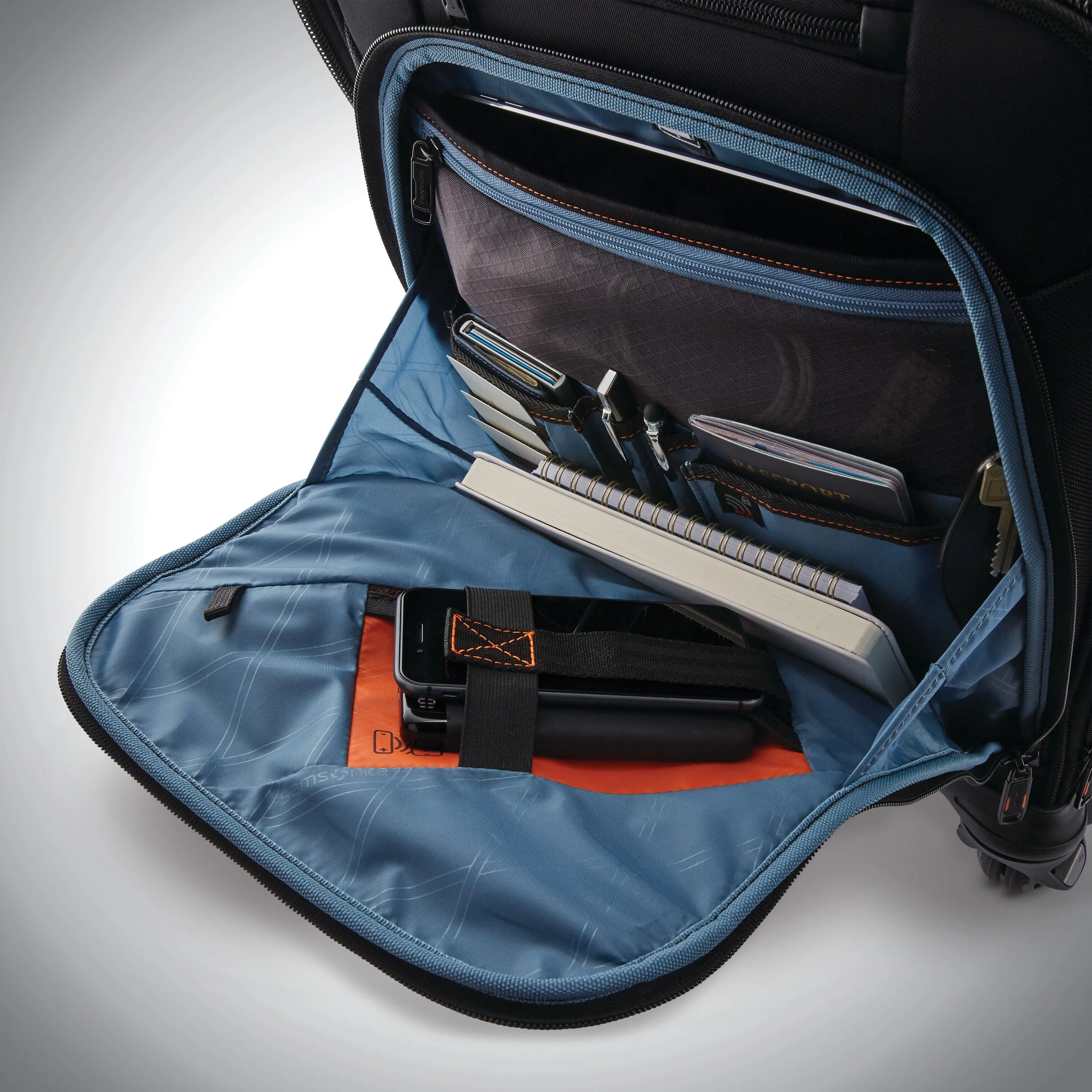 Samsonite Pro Vertical Spinner Mobile Office