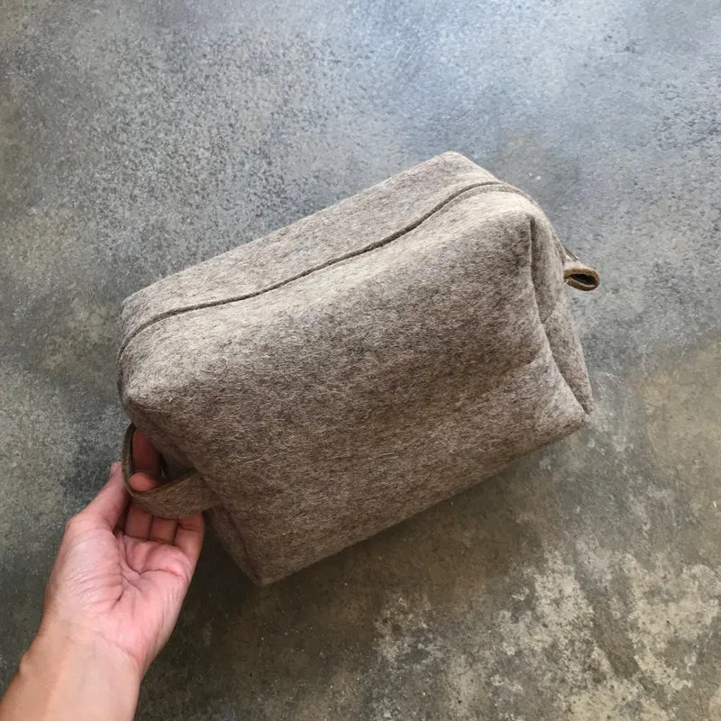 Wool felt travel pouch Wholesale