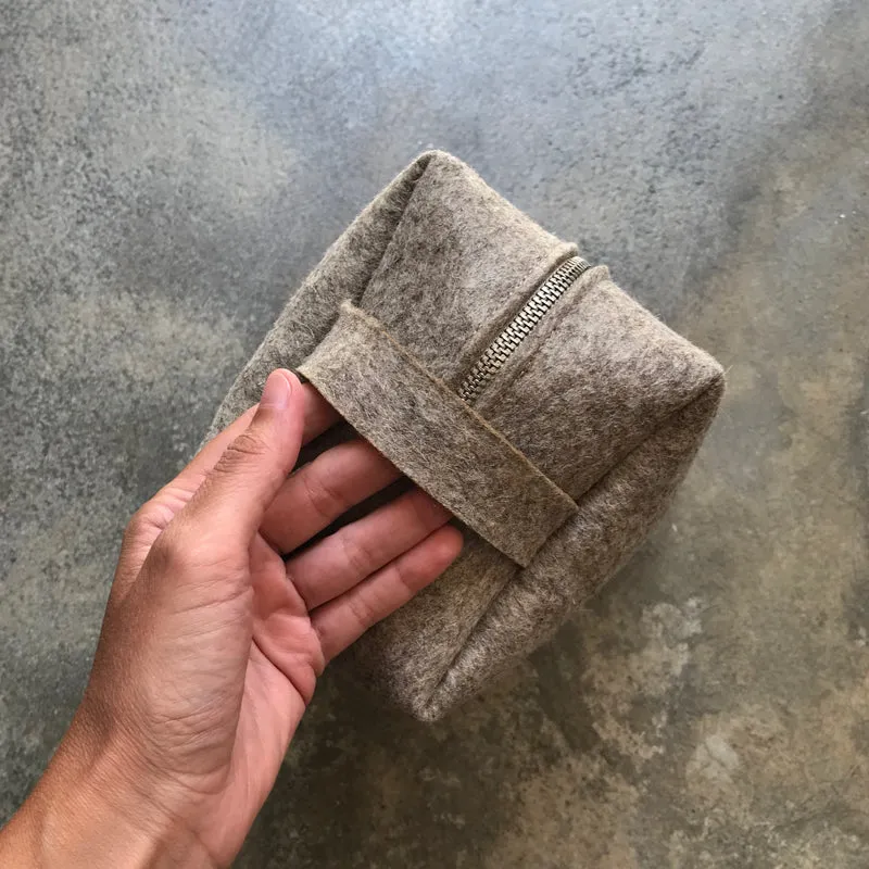 Wool felt travel pouch Wholesale