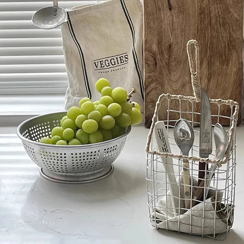 Yeknu Nordic Hanging Storage Basket Handmade Metal Organizer Kitchen Tablewares Small Stuff Snacks Support Home Room Decor Accessories